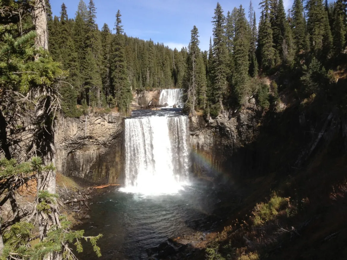 Colonnade Falls - Yellowstone Guidelines Colonnade Falls - Yellowstone Guidelines